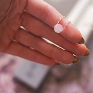 Minimalistické kousky jako je třeba růženín neustále doplňujeme 💕 Stále máme náhrdelníky ve všech délkách 🤗 Případně nám...