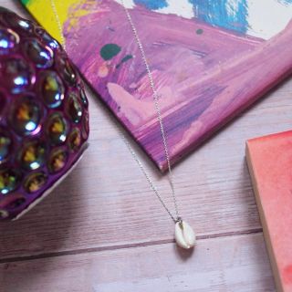 Co takhle jeden minimalistický šperk jako amulet? 🐚 Od sebe pro sebe 🌝 z lásky ❤️ jen tak 💫 #musle #nahrdelnik #stribro...